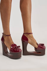 AKIRA GOLD BIXBY BURGUNDY EMPTY WEDGE PUMP