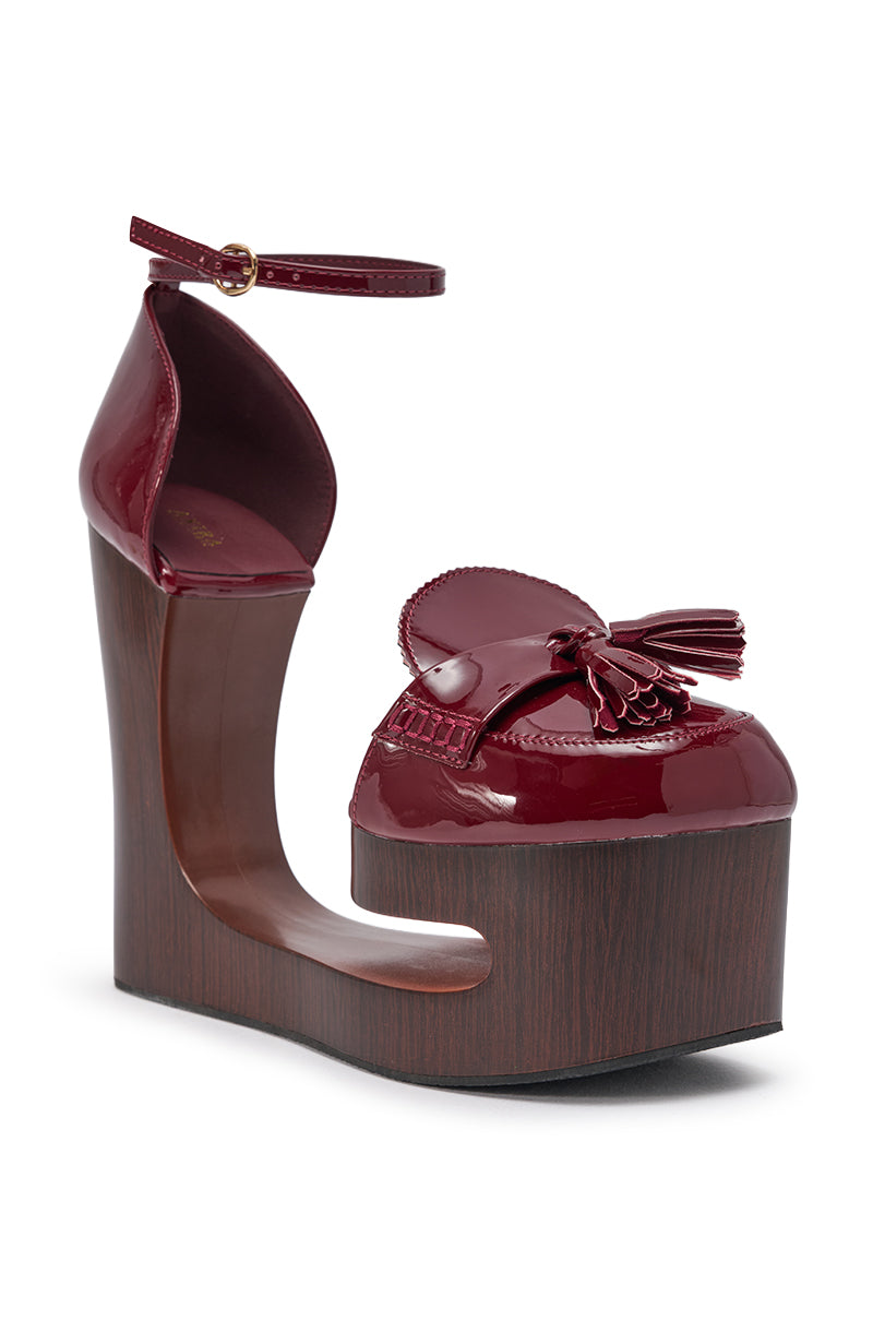AKIRA GOLD BIXBY BURGUNDY EMPTY WEDGE PUMP