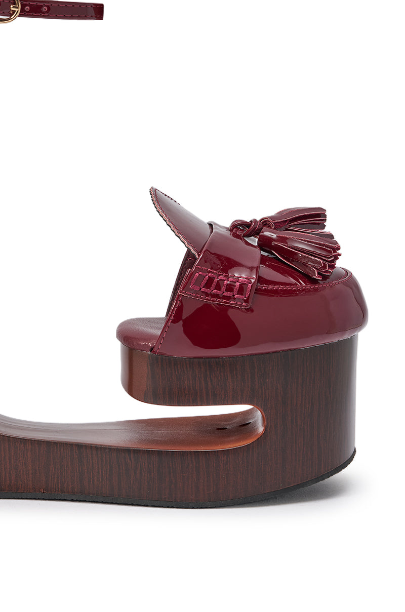 AKIRA GOLD BIXBY BURGUNDY EMPTY WEDGE PUMP
