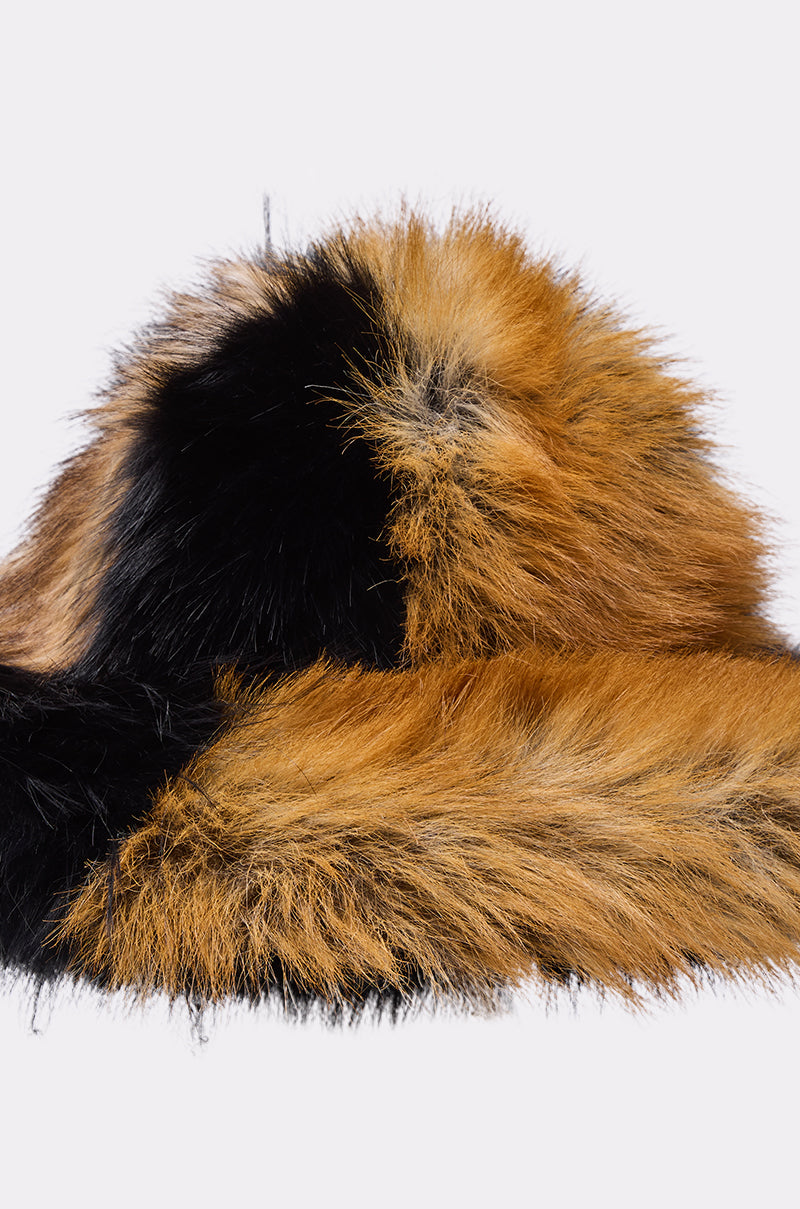 COSMO FAUX FUR OVERSIZED BUCKET HAT