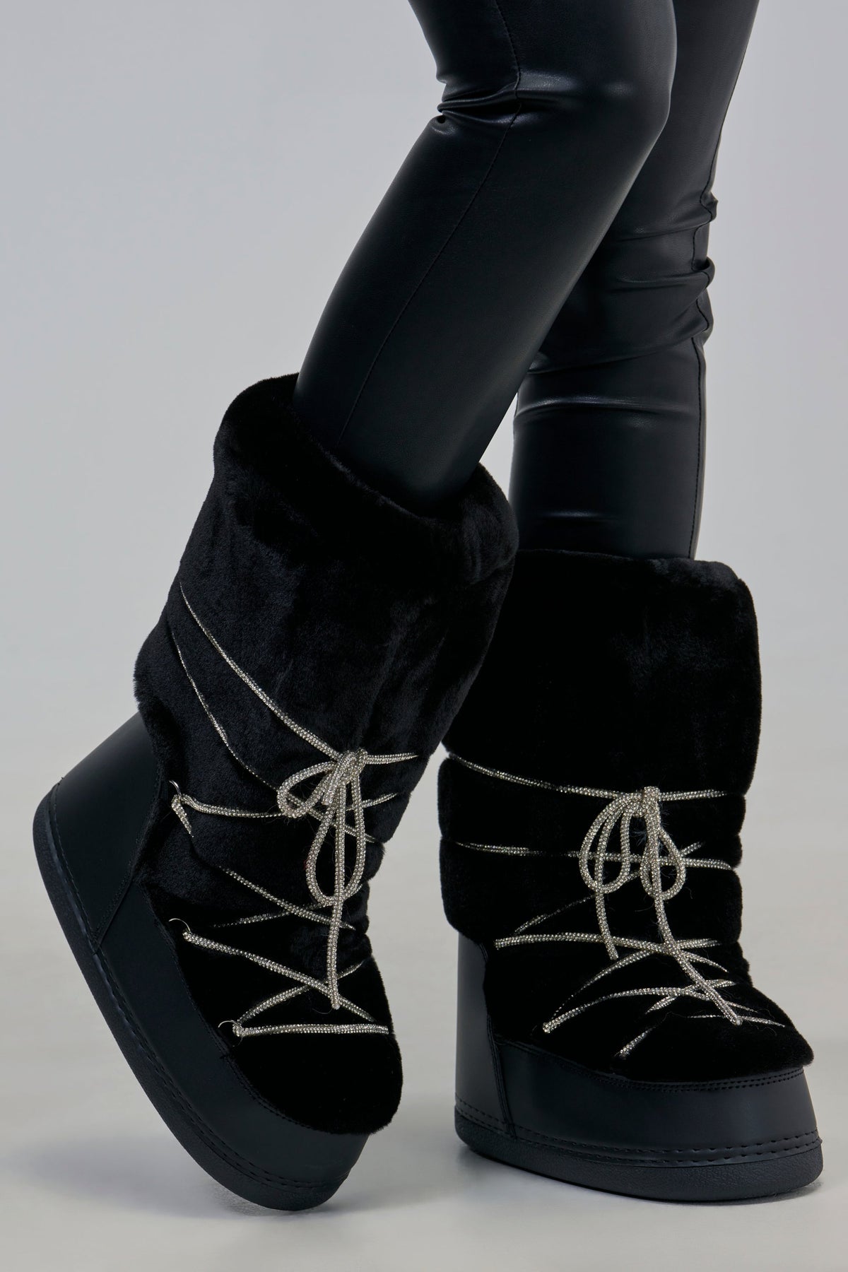 AZALEA WANG KARMELA BLACK FUR MOON BOOT