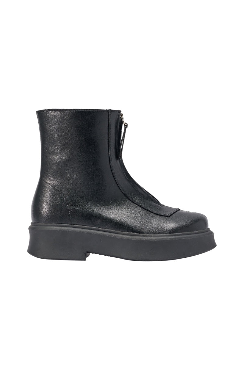 AZALEA WANG LATOYA BLACK PU ZIPPER EMBELLISHED COMBAT BOOTIE