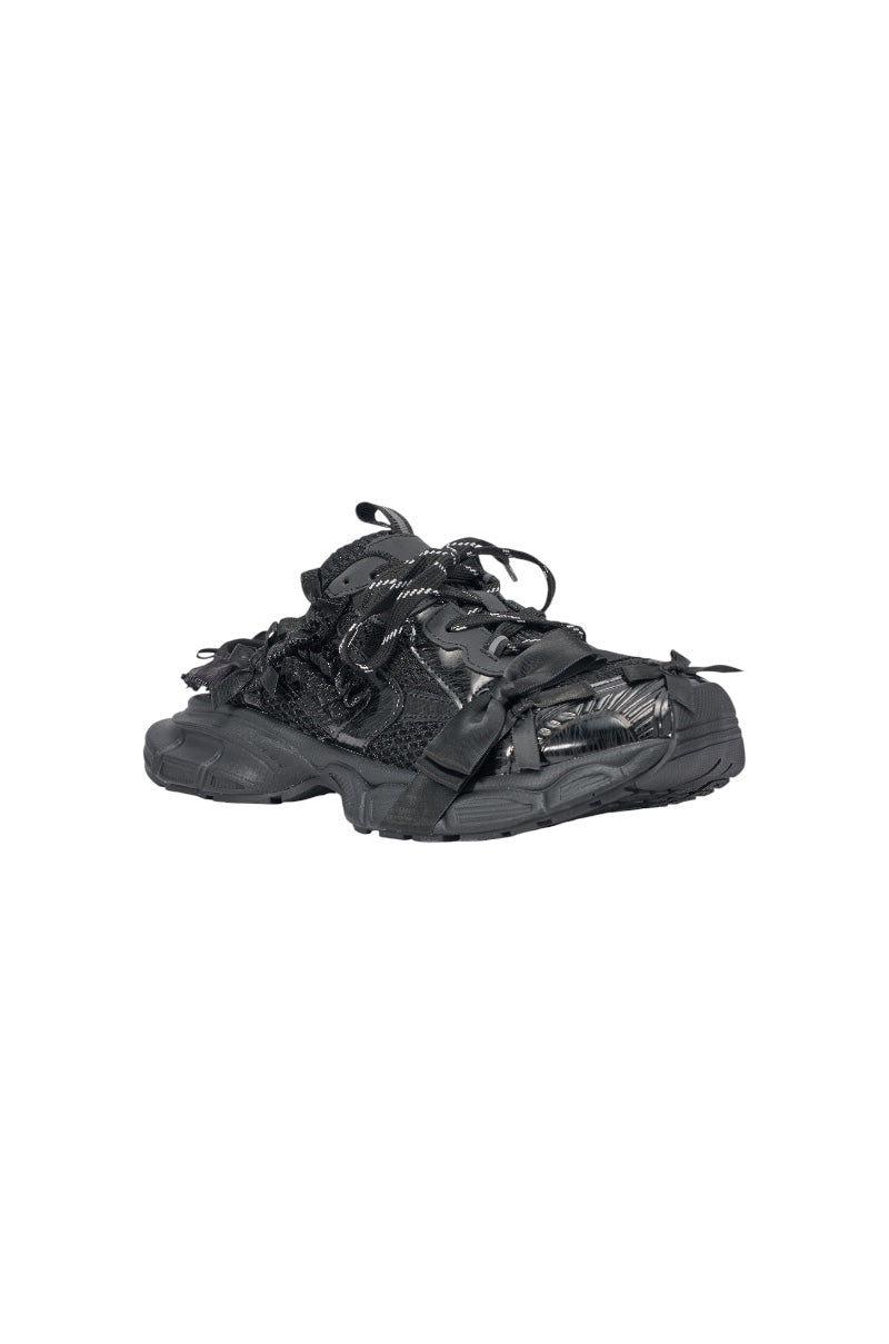 AKIRA GOLD LOCKET BLACK SLIP ON SNEAKER