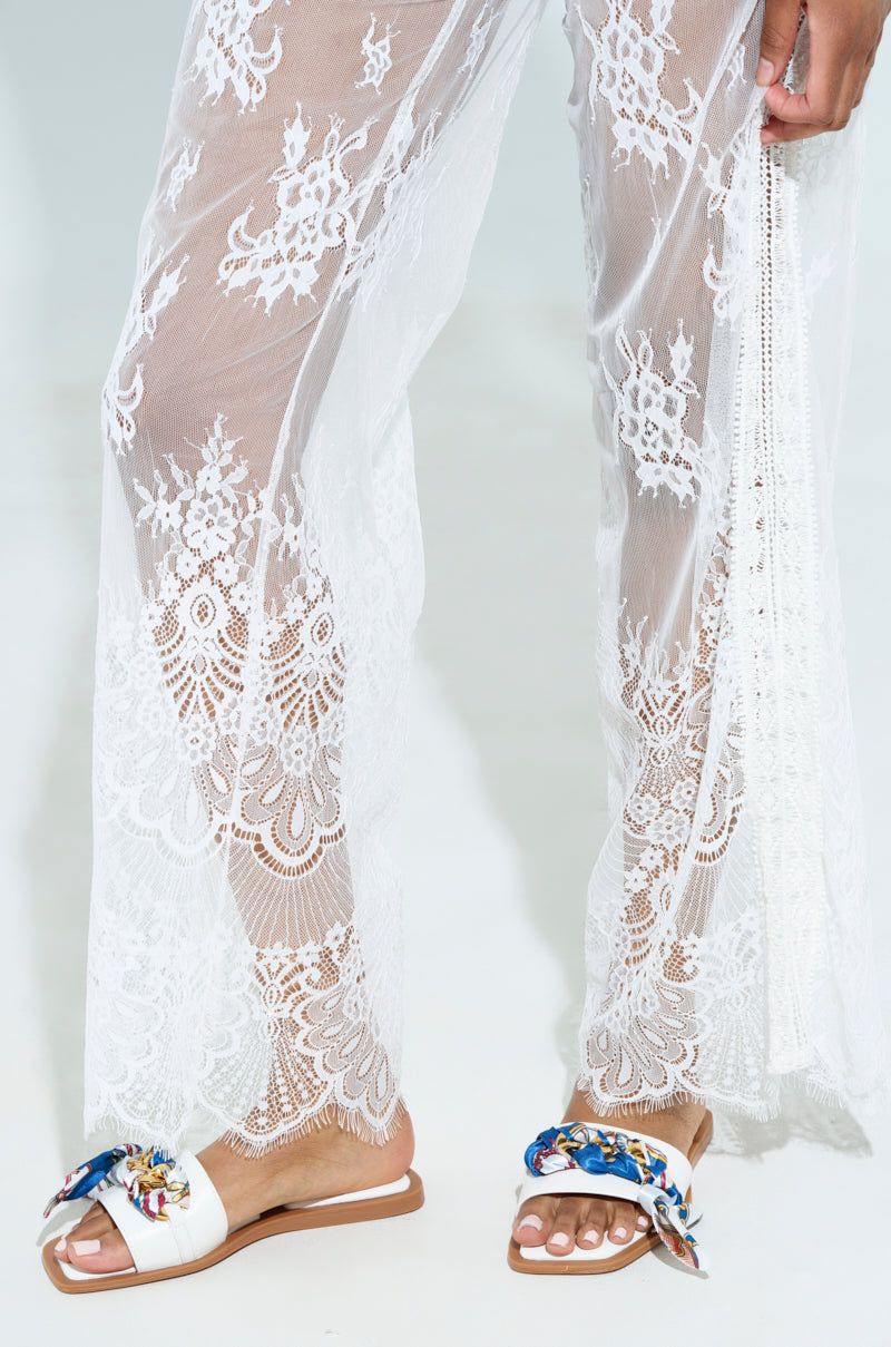 AKIRA LORCAN WHITE SANDAL