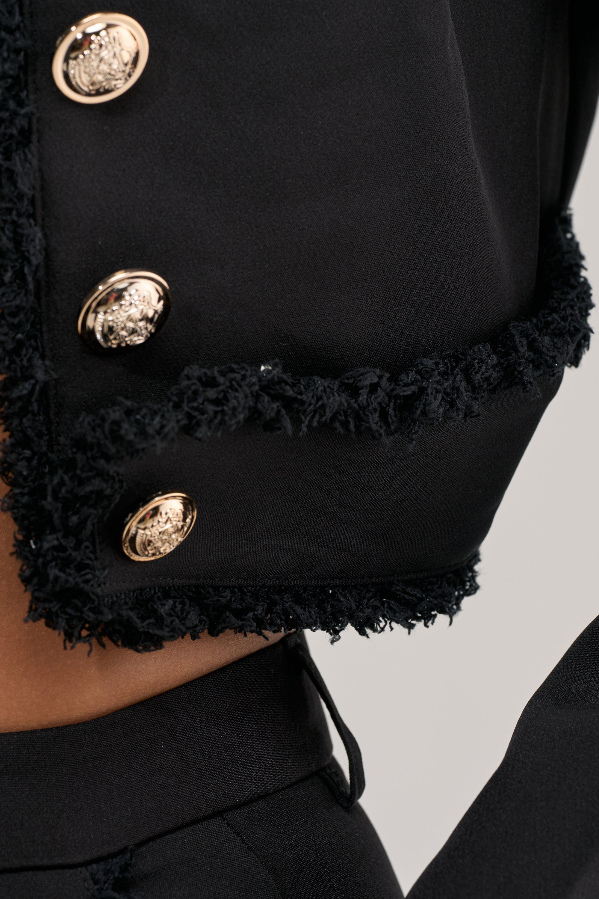 CLASSY VIBE CROPPED BLAZER