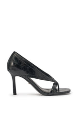 AKIRA GOLD SELVARE BLACK THONG STIELTTO SANDAL