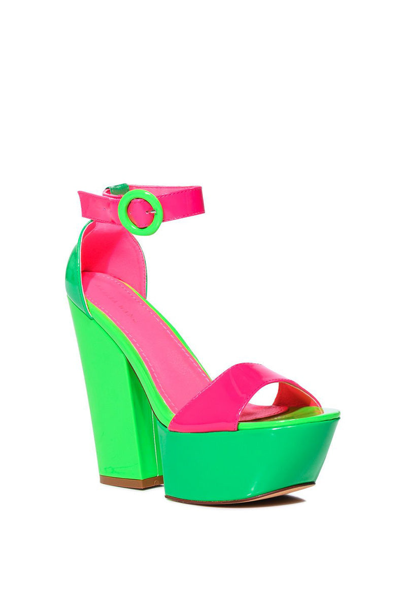 AZALEA WANG BUTTERSCOTCH COLOR BLOCKED SANDAL IN GREEN