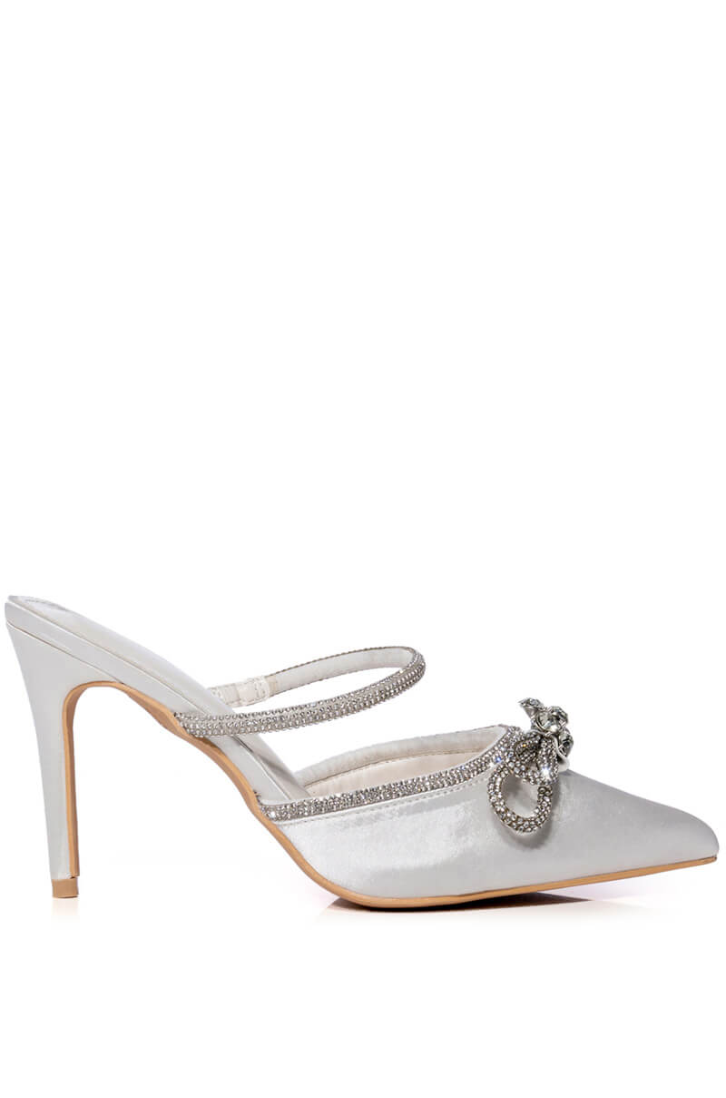 AZALEA WANG EVIT STILETTO MULE PUMP IN WHITE