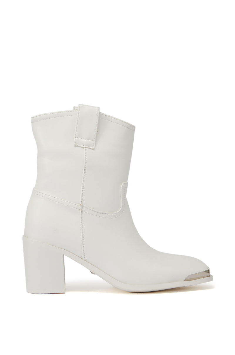 AZALEA WANG JOLYN WHITE WESTERN BOOTIE