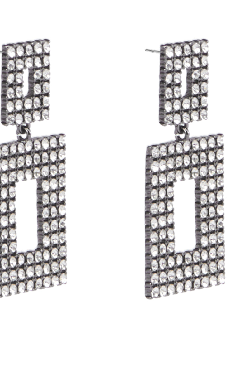 DANGLE EARRING
